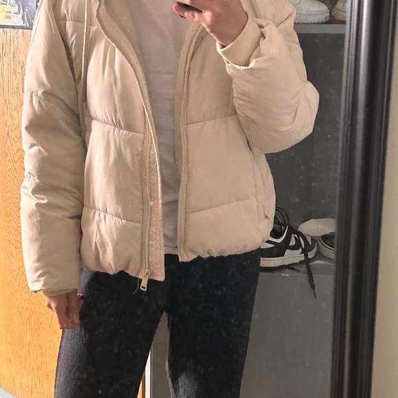 Zara Puffer Jacket - Picture 2 of 9